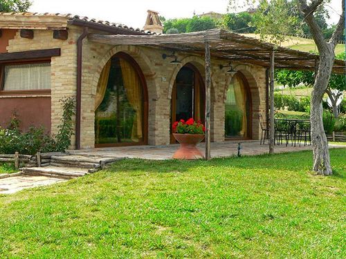 Agriturismo Fiore Di Campo Fermo Exterior photo